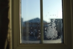 Jak zabezpieczyć okno przed zimą?